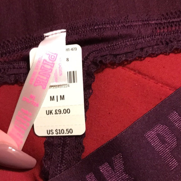 Brand new Pink Vs thongs - Picture 4 of 5